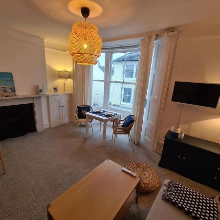 Centrally Located, Comfortable Apartment Near Station, Beach And North Laines Hove Exterior foto
