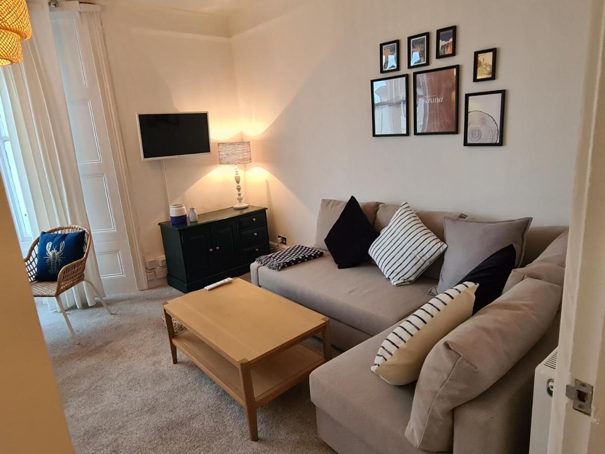 Centrally Located, Comfortable Apartment Near Station, Beach And North Laines Hove Exterior foto