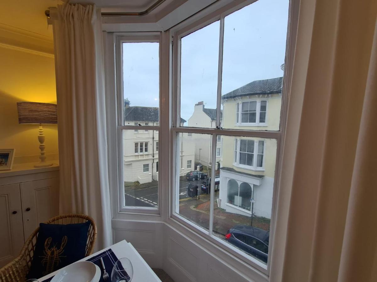 Centrally Located, Comfortable Apartment Near Station, Beach And North Laines Hove Exterior foto