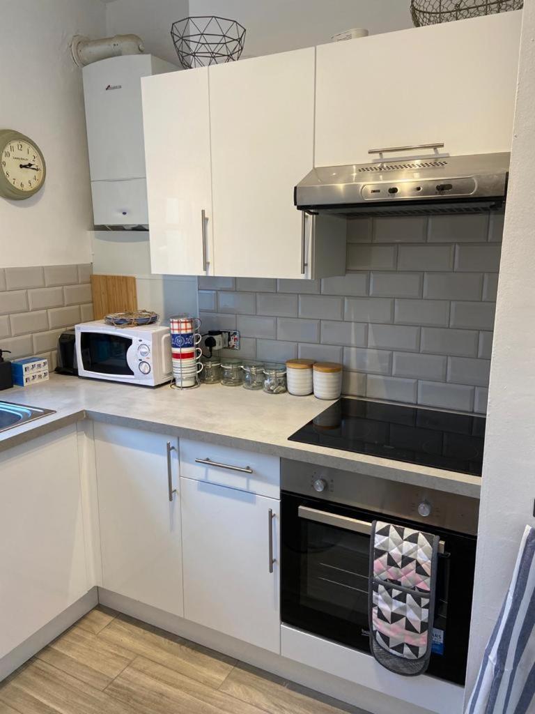 Centrally Located, Comfortable Apartment Near Station, Beach And North Laines Hove Zimmer foto